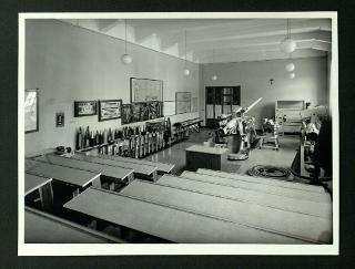 Giovanni Gronchi visita l'Accademia navale di Livorno in occasione del 75° anniversario dell'Istituto