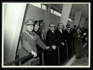 Giovanni Gronchi visita l'Accademia navale di Livorno in occasione del 75° anniversario dell'Istituto