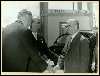 Giovanni Gronchi visita l'Accademia aeronautica di Nisida