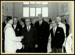 Giovanni Gronchi visita l'Accademia aeronautica di Nisida