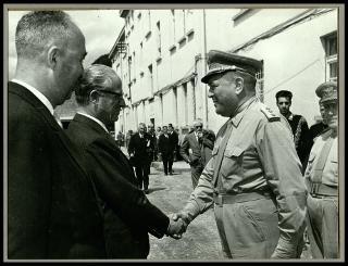 Giovanni Gronchi a Brunico visita i reparti che partecipano alle grandi manovre alpine "Latemar 2"
