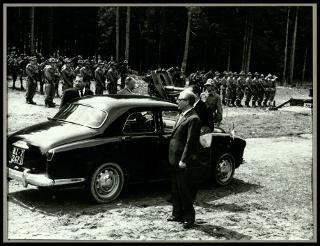 Giovanni Gronchi a Brunico visita i reparti che partecipano alle grandi manovre alpine "Latemar 2"