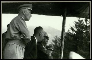 Giovanni Gronchi a Brunico visita i reparti che partecipano alle grandi manovre alpine "Latemar 2"