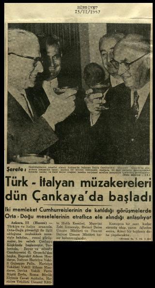 Ritagli di giornali della stampa turca sul viaggio di Gronchi ad Ankara ed Istanbul