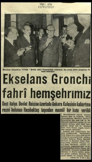 Ritagli di giornali della stampa turca sul viaggio di Gronchi ad Ankara ed Istanbul