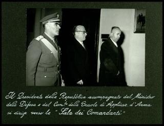 Giovanni Gronchi visita il Palazzo dell'Arsenale di Torino, sede delle Scuole di applicazione d'arma in occasione dell'inaugurazione dell'Anno accademico 1957-58