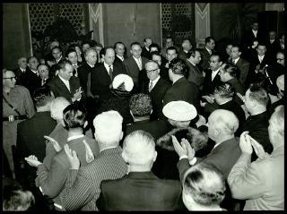 Giovanni Gronchi visita la città di Assisi