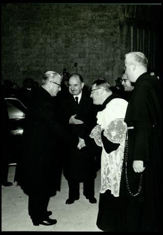 Giovanni Gronchi visita la città di Assisi