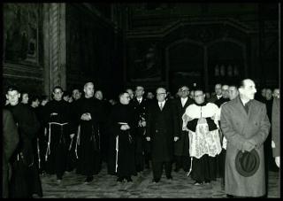 Giovanni Gronchi visita la città di Assisi