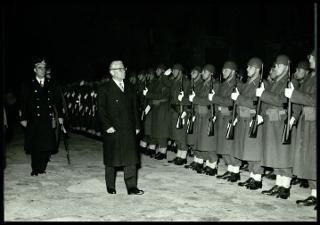 Giovanni Gronchi visita la città di Assisi