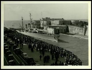 Giovanni Gronchi visita la città di Taranto