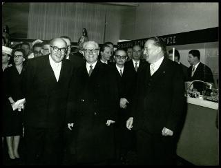 Giovanni Gronchi inaugura la XXII edizione della Mostra internazionale dell'artigianato a Firenze