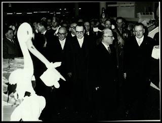 Giovanni Gronchi inaugura la XXII edizione della Mostra internazionale dell'artigianato a Firenze