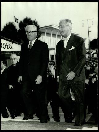 Giovanni Gronchi visita la XXXVI Fiera di Padova