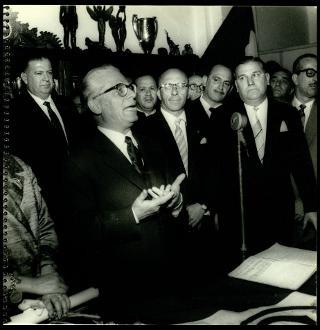 Giovanni Gronchi visita San Paolo del Brasile