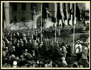 Giovanni Gronchi inaugura il monumento ai caduti a Busto Arsizio
