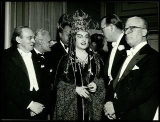 Giovanni Gronchi al Teatro alla Scala di Milano per la rappresentazione della Turandot di Giacomo Puccini in occasione del congresso internazionale della Fondazione europea di cultura