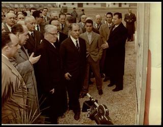 Giovanni Gronchi posa la prima pietra del nuovo ponte sul Tevere a Roma, Tor di Quinto