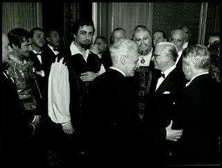 Giovanni Gronchi al Teatro alla Scala di Milano per la rappresentazione dell'Ernani di Giuseppe Verdi in occasione dell'inaugurazione della XXXVII Fiera di Milano