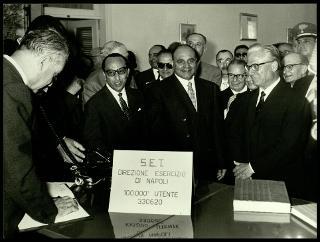 Giovanni Gronchi partecipa a Napoli al festeggiamento della S.E.T. (Società Esercizi Telefonici) per l'attivazione del centomillesimo utente