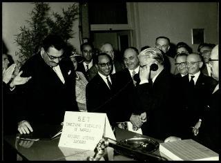 Giovanni Gronchi partecipa a Napoli al festeggiamento della S.E.T. (Società Esercizi Telefonici) per l'attivazione del centomillesimo utente