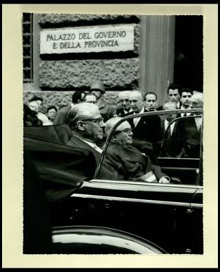 Giovanni Gronchi visita la città di Cremona