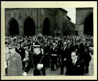 Giovanni Gronchi visita la città di Cremona