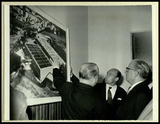 Giovanni Gronchi visita la città di Cremona