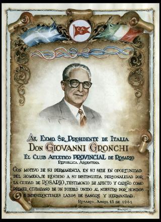 Giovanni Gronchi visita il "Club atletico provincial de Rosario" in Argentina nel febbraio 1961