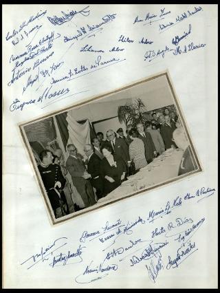 Giovanni Gronchi visita il "Club atletico provincial de Rosario" in Argentina nel febbraio 1961