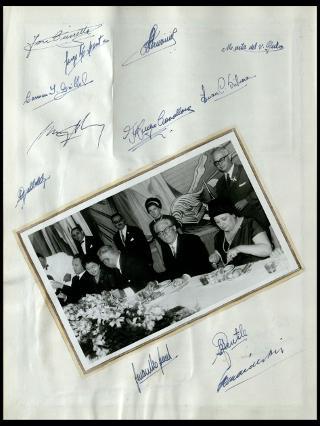 Giovanni Gronchi visita il "Club atletico provincial de Rosario" in Argentina nel febbraio 1961
