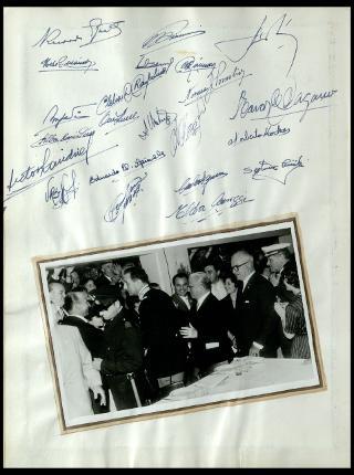 Giovanni Gronchi visita il "Club atletico provincial de Rosario" in Argentina nel febbraio 1961