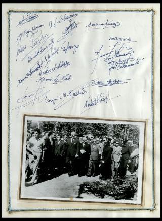 Giovanni Gronchi visita il "Club atletico provincial de Rosario" in Argentina nel febbraio 1961