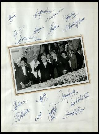 Giovanni Gronchi visita il "Club atletico provincial de Rosario" in Argentina nel febbraio 1961