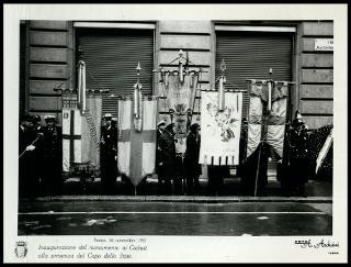 Giovanni Gronchi all'inaugurazione del monumento ai caduti a Parma