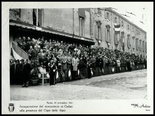 Giovanni Gronchi all'inaugurazione del monumento ai caduti a Parma