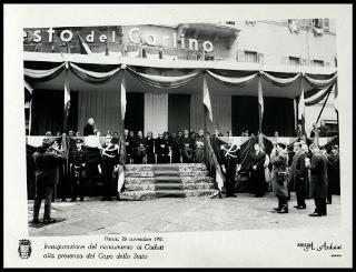 Giovanni Gronchi all'inaugurazione del monumento ai caduti a Parma