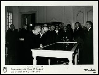 Giovanni Gronchi all'inaugurazione del monumento ai caduti a Parma