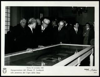 Giovanni Gronchi all'inaugurazione del monumento ai caduti a Parma