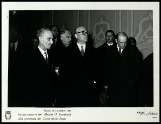 Giovanni Gronchi all'inaugurazione del monumento ai caduti a Parma