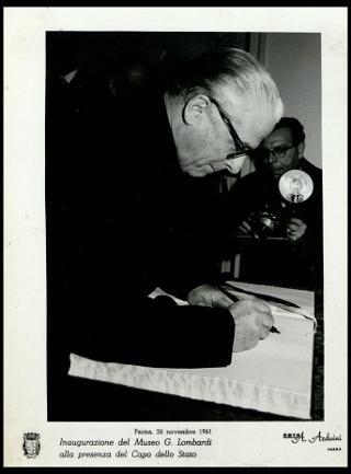 Giovanni Gronchi all'inaugurazione del monumento ai caduti a Parma