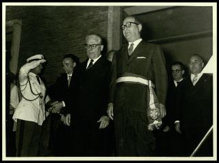 Giovanni Gronchi in visita a Mantova partecipa al congresso della Società "Dante Alighieri"