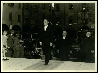 Giovanni Gronchi in visita a Mantova partecipa al congresso della Società "Dante Alighieri"