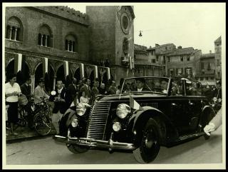 Giovanni Gronchi in visita a Mantova partecipa al congresso della Società "Dante Alighieri"