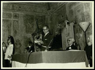 Giovanni Gronchi in visita a Mantova partecipa al congresso della Società "Dante Alighieri"