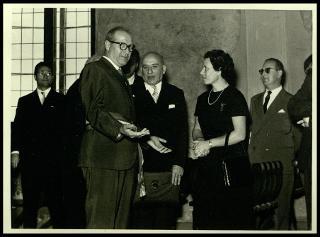 Giovanni Gronchi in visita a Mantova partecipa al congresso della Società "Dante Alighieri"