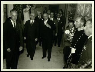 Giovanni Gronchi in visita a Mantova partecipa al congresso della Società "Dante Alighieri"