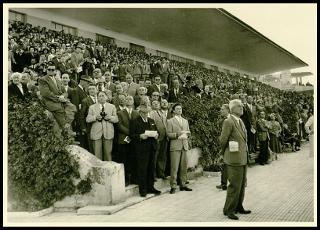 Giovanni Gronchi assiste al LXXII Derby italiano all'ippodromo delle Capannelle di Roma