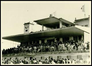 Giovanni Gronchi assiste al LXXII Derby italiano all'ippodromo delle Capannelle di Roma