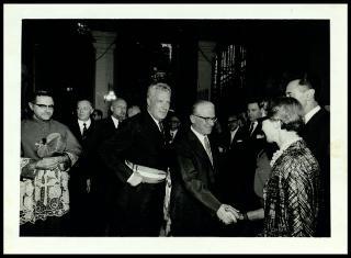 Il Presidente della Repubblica Giovanni Gronchi a Genova inaugura il nuovo "Palazzo Rosso"